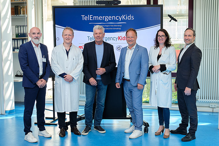 Die Kooperationspartner bei einem Treffen in der Kinderklinik Schwabing (von links nach rechts): Dr. Götz Brodermann (Vorsitzender der Geschäftsführung MüK), Dr. Mark Malota (Oberarzt Kinderchirurgie MüK), die Schirmherren Oberbürgermeister Dieter Reiter und Landrat Robert Niedergesäß, Prof. Viktoria Bogner-Flatz (Ärztliche Direktorin und Chefärztin Klinikum Ebersberg München Ost) und Stefan Huber (Geschäftsführer Klinikum Ebersberg München Ost).