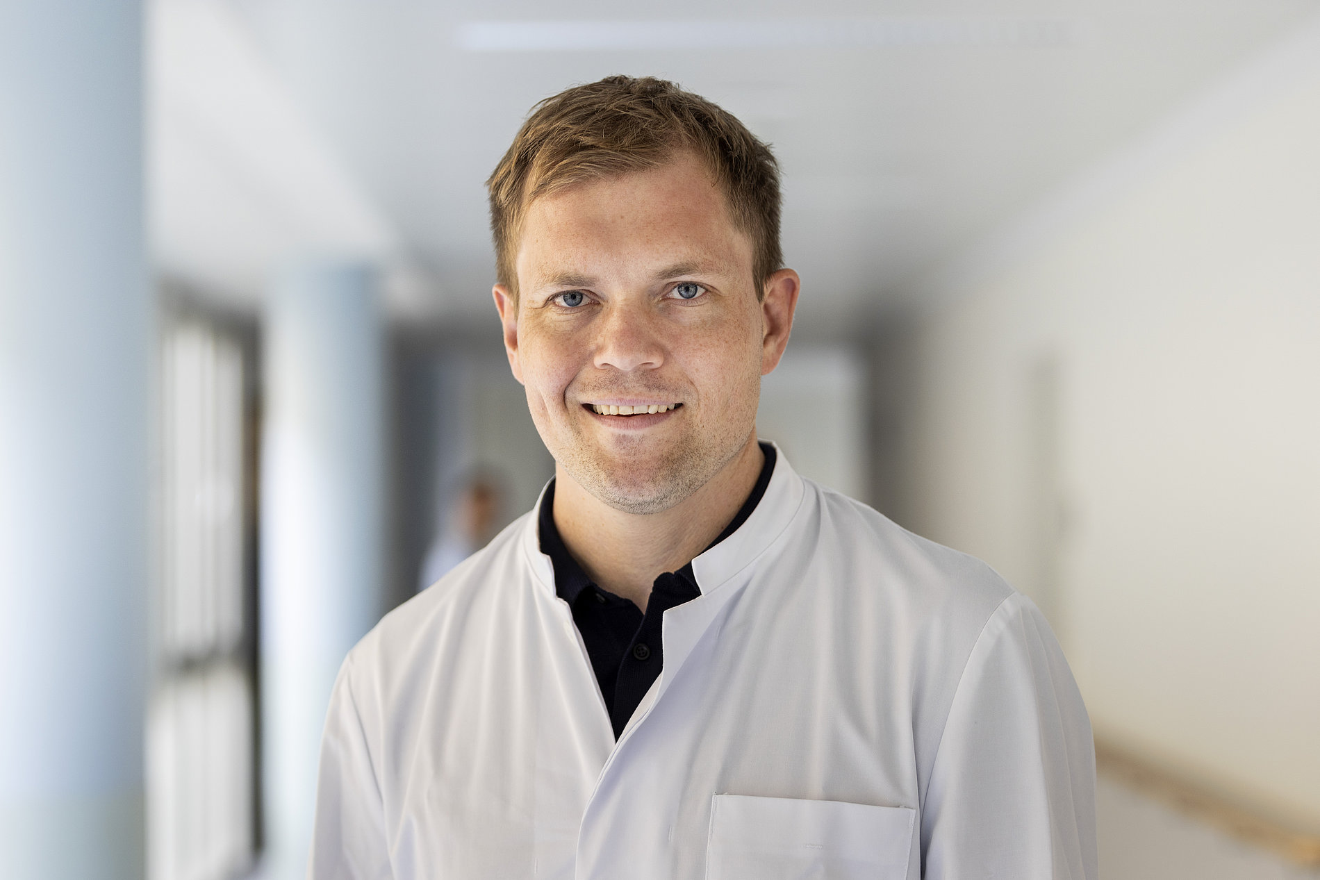Chefarzt Priv.-Doz. Dr. Fabian Gilbert hält mit seinem Team Vorträge über Behandlungsmöglichkeiten der Schulter. Chefarzt Priv.-Doz. Dr. Fabian Gilbert hält mit seinem Team Vorträge über Behandlungsmöglichkeiten der Schulter.